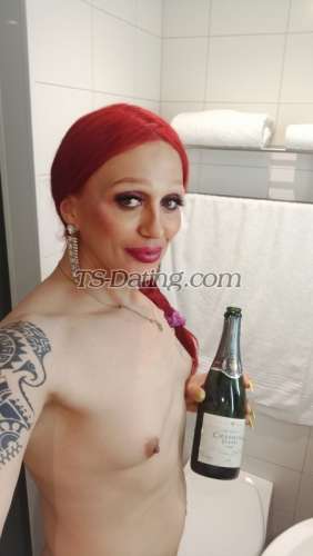 trans girl LeelaWong 8779820