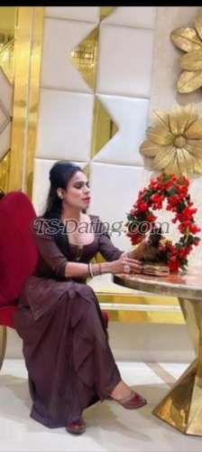 trans girl LeelaisBack 2367610