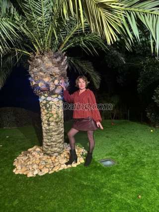 trans girl LeksaWegas 8516324