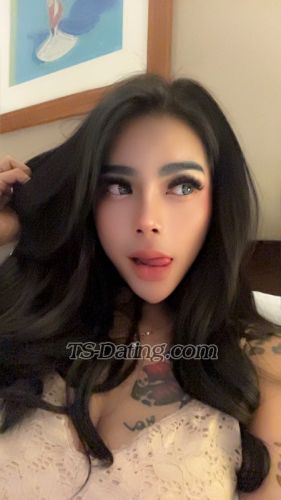 trans girl Leonalim 1870874
