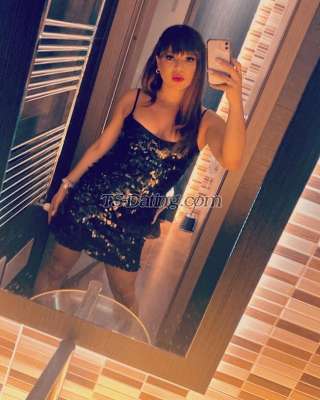 trans girl Leonna 1667446