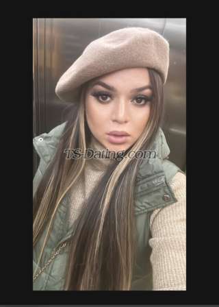 trans girl Leonna 8072429