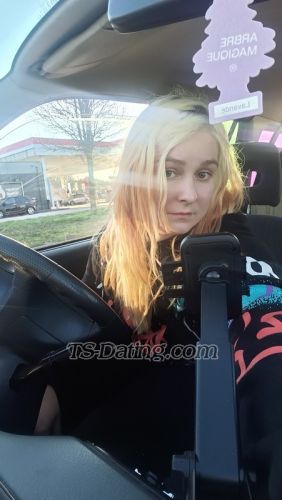 trans girl Lercy 2539931