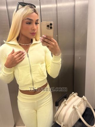 trans girl Liahbr 2821997