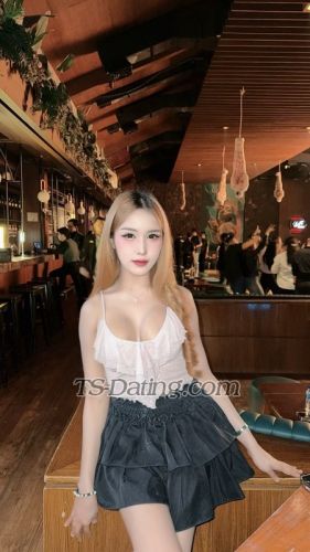 trans girl LillyBloosom 0373912