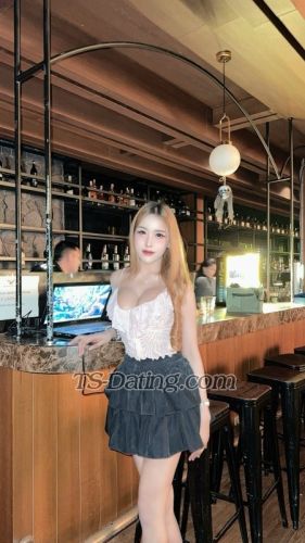 trans girl LillyBloosom 0373929