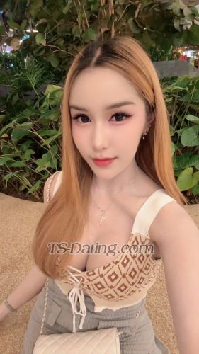 trans girl LillyBloosom 0746895