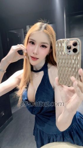 trans girl LillyBloosom 1032920