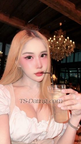 trans girl LillyBloosom 1033013