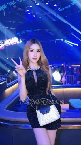 trans girl LillyBloosom 1181863