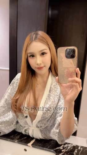 trans girl LillyBloosom 1449032