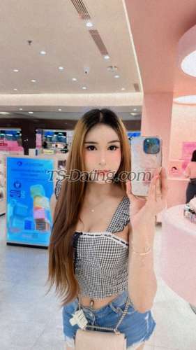 trans girl LillyBloosom 2158733