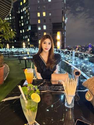 trans girl LillyBloosom 2179081