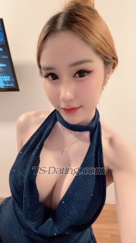 trans girl LillyBloosom 2436967