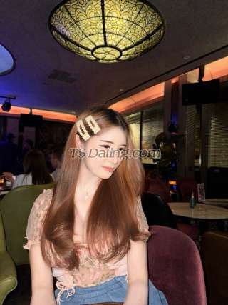 trans girl LillyBloosom 2750399