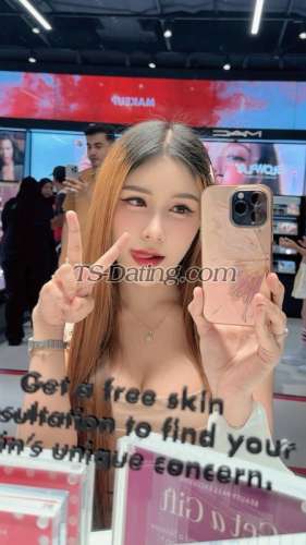 trans girl LillyBloosom 4748542