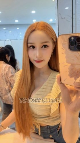 trans girl LillyBloosom 4913109