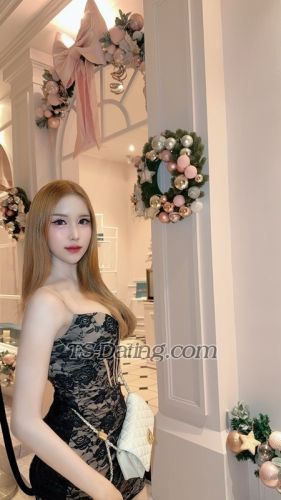 trans girl LillyBloosom 4923501