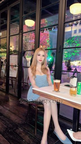 trans girl LillyBloosom 5052554