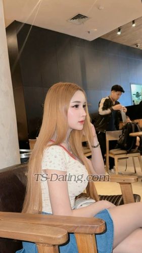 trans girl LillyBloosom 5665829