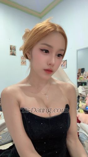 trans girl LillyBloosom 5847275