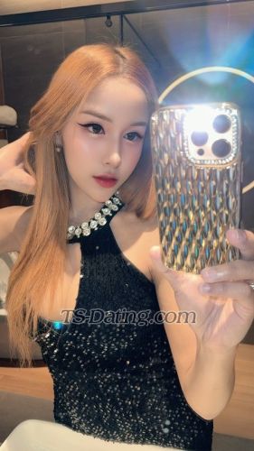 trans girl LillyBloosom 6187319