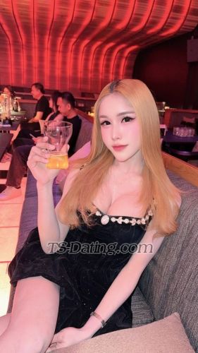 trans girl LillyBloosom 9092950