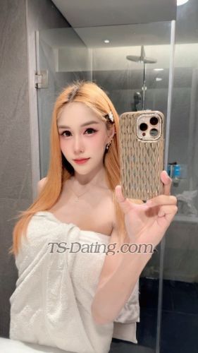 trans girl LillyBloosom 9171084