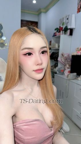 trans girl LillyBloosom 9324851