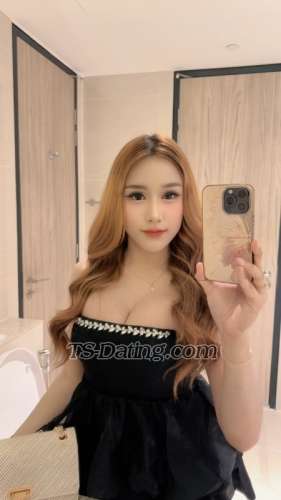 trans girl LillyBloosom 9765648