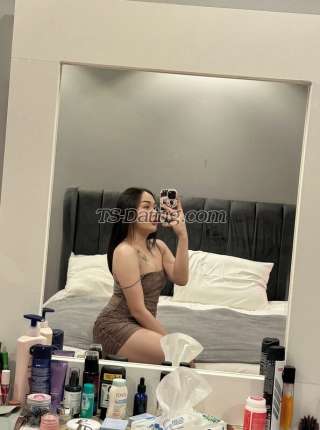 trans girl Lillybothbi 2391583