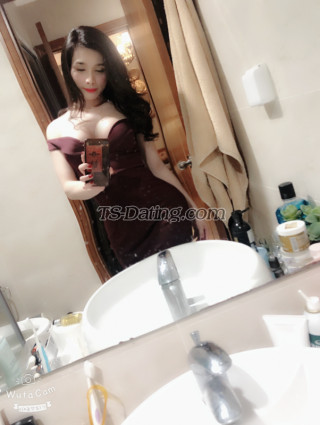 trans girl LinhTran 7121757