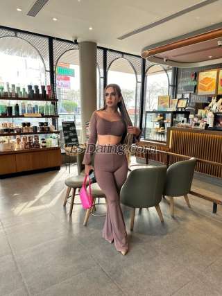 trans girl Lourasandhu 5904600