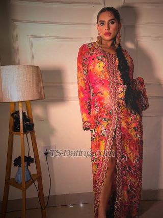 trans girl Lourasandhu 5950360