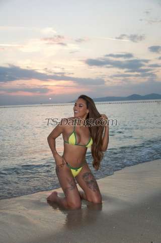 trans girl Vluan90 9337261