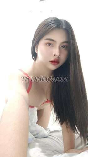 trans girl Luckylovely 0075000