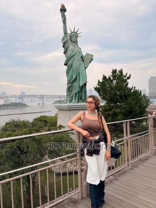 trans girl latifaHadid 4614942
