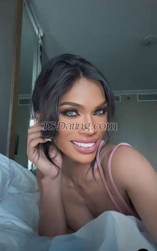 trans girl VALETINAHUGE 3252665