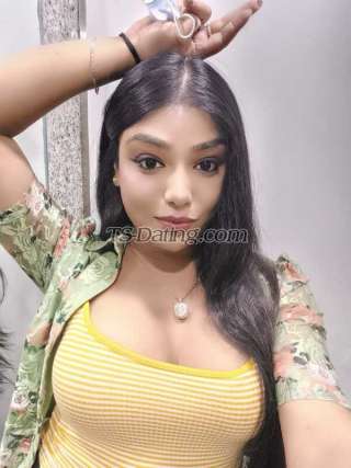 trans girl Mahika 1533571