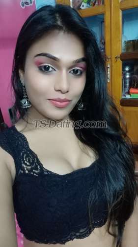 trans girl Mahika 1678263