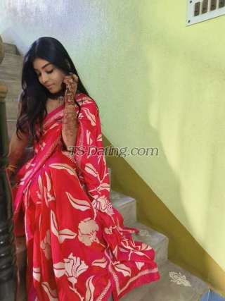 trans girl Mahika 1839808