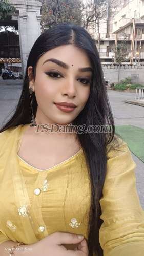 trans girl Mahika 7142193