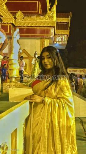 trans girl Mahika 9390842