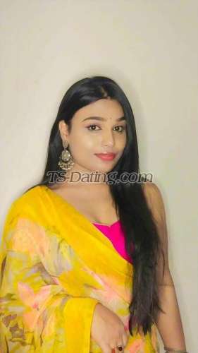 trans girl Mahika 9549035