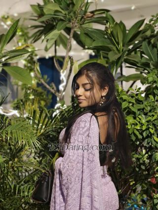 trans girl Mahika 9917646