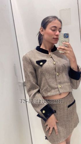 trans girl Mahitaneja 5195091