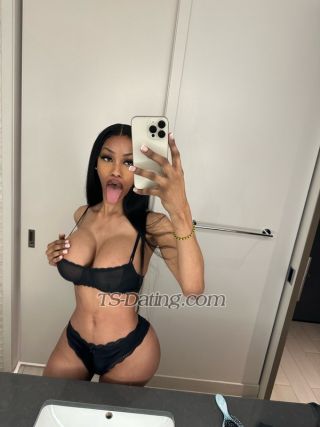 trans girl MaiaChin 0732221