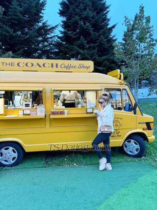 trans girl Mamita 1747777