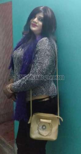 trans girl ManishaSingh 8113622