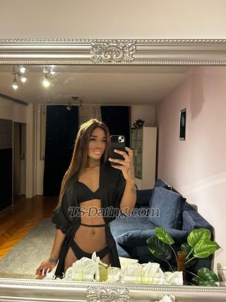 trans girl MaximaXxl 9094377